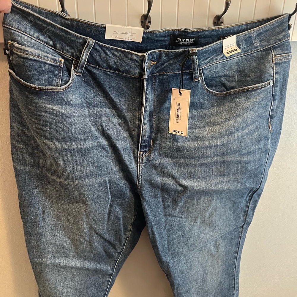 New Judy Blue shark bite skinny jeans size 22W